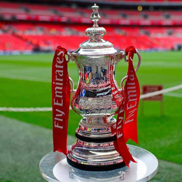 关于斯图加特迎足总杯关键赛；今晨造点机会；底气十足；球队文化再被提及的信息