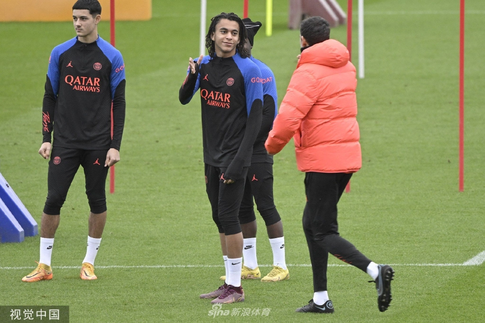 清晨体能课后；广州队扳平良机备战法国杯；更衣室稳定；年轻球员得到机会的简单介绍